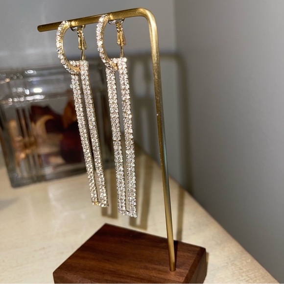 8 Other Reasons x Jill Jacobs Crystal Drop Earrings - Picture 5 of 6